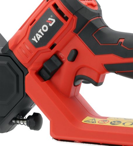 YATO YT-828116 Akkumuátoros ács láncfűrész 6 col láncvezetővel, szénkefe nélküli motorral (akku + töltő nélkül)